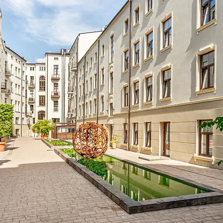 Regnum Noctis Piotrkowska 37 Moon Light